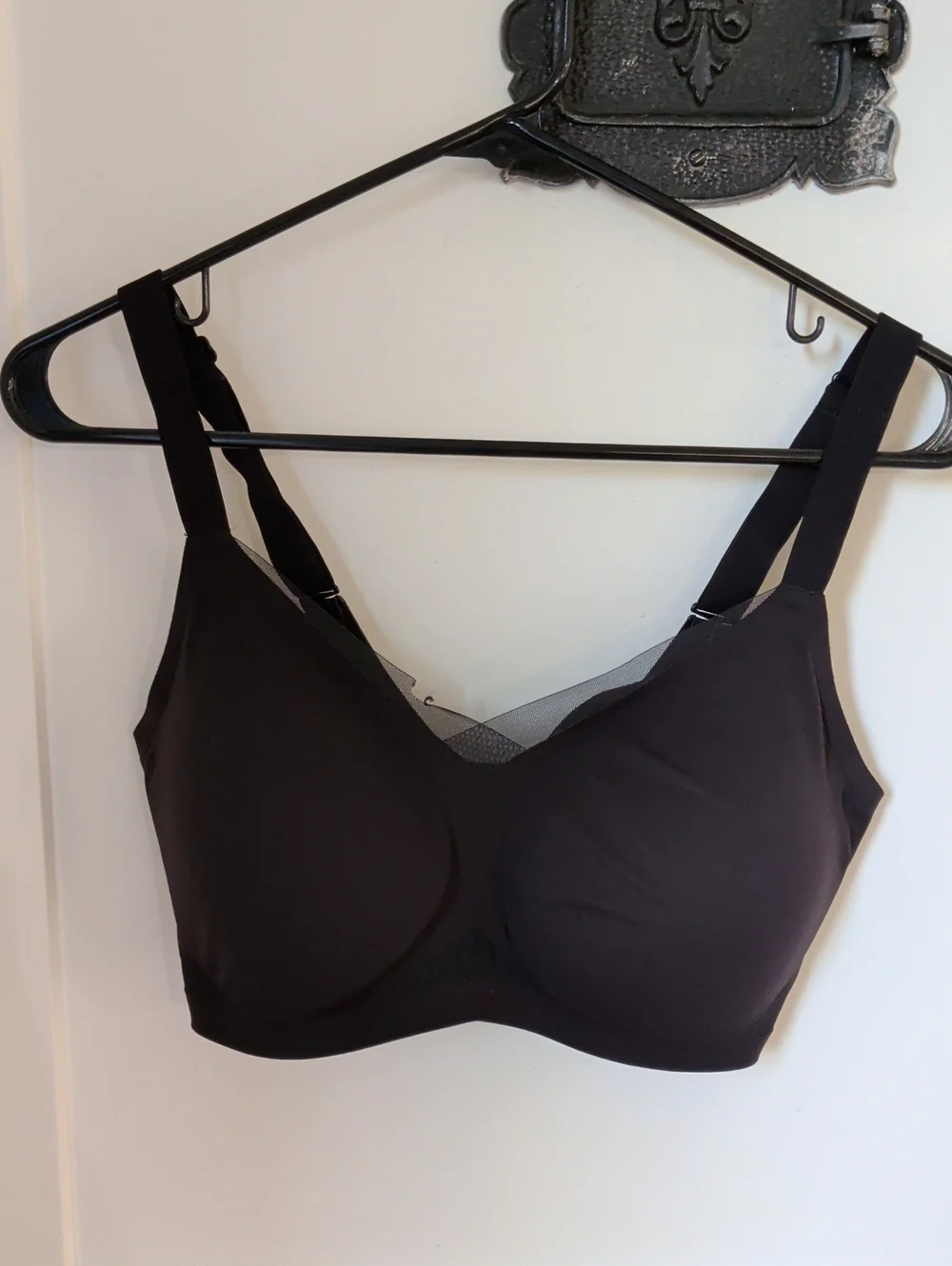Honeylove Black Wireless Bra with Light Mesh Detail